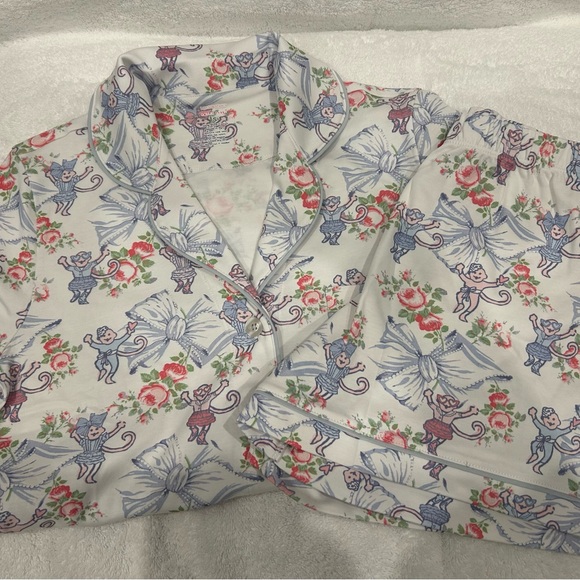 Roller Rabbit Rosa Beaux Monkey Polo PJ’s
NWOT - Picture 2 of 7